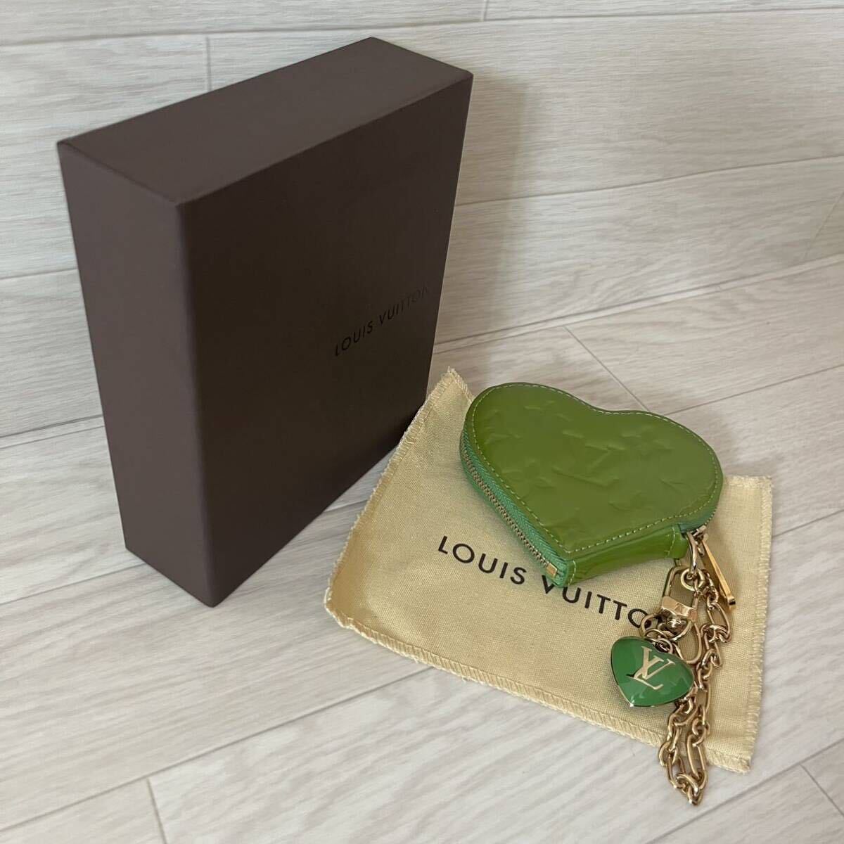 ルイヴィトン LOUIS VUITTON モノグラム ヴェルニ ポルト モネ ルイヴィトン LOUIS VUITTON モノグラム ヴェルニ ポルト モネ