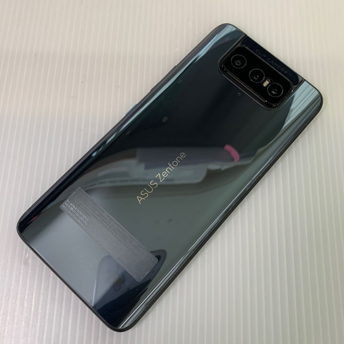 r【安心補償】【SIMフリー】ASUS Zenfone8 Flip 256G　0517-318_画像2