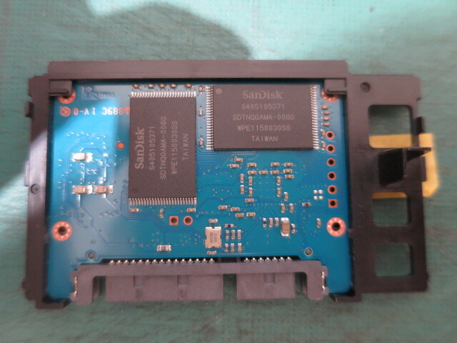 SanDisk　SSD ３２GB　FMV SH76 SH54 HDDマウンタ付属　エラー無し　　_画像3
