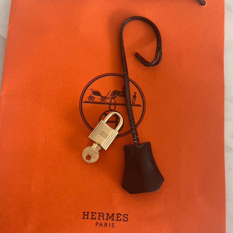 HERMES エルメス ゴールド金具 カデナ 南京錠 鍵 No.122 クロシェット バーキン ケリー チャーム の画像2