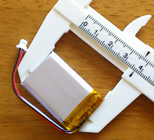 リポ バッテリー 3pinコネクター付き 3.7V 500mAh 582535（5.8 x 25 x 37mm）の画像3