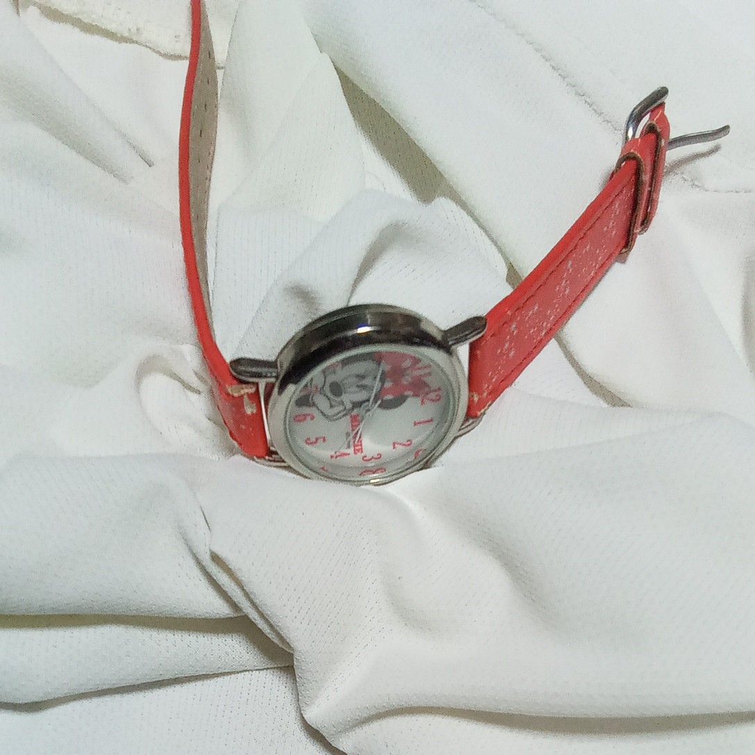 キティちゃん　ミニーちゃん28㍉腕時計２個セット　稼働品