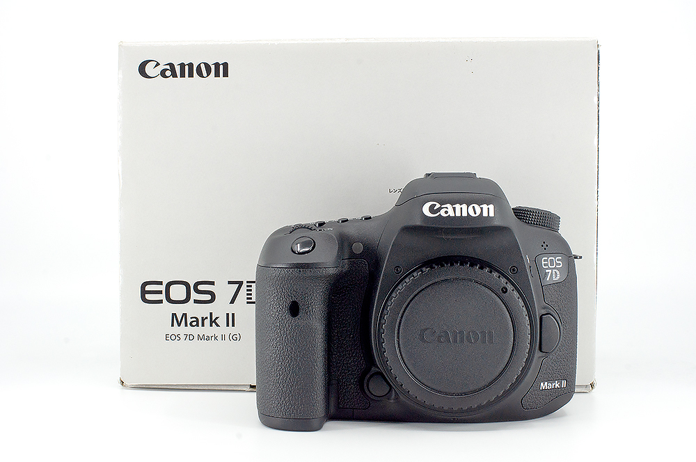 ■ Canon ■ EOS 7D Mark II MK2 マーク2 ボディ●元箱付属品完備 ●S数 約 1.070 極小【ほぼ新品 送料込】の画像1