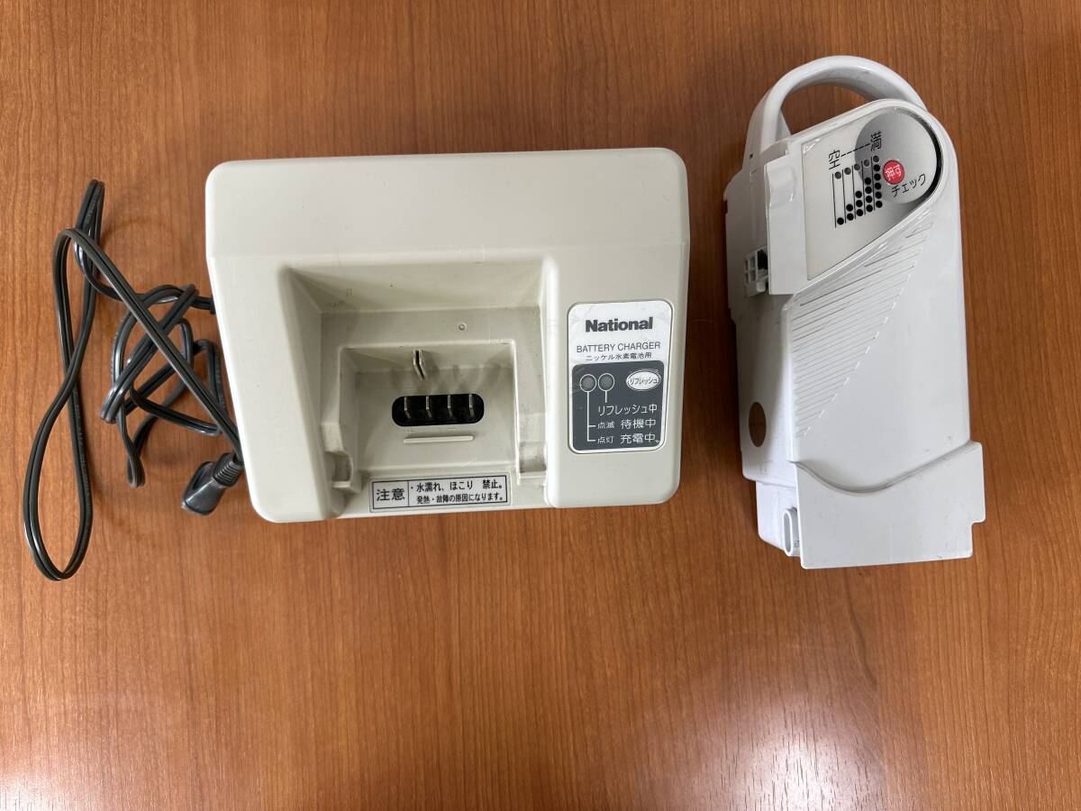 【ジャンク品】(R)Panasonic　パナソニック　NI-Hiバッテリー（NKY200B02）＆充電器（NKJ021A）セット_画像1