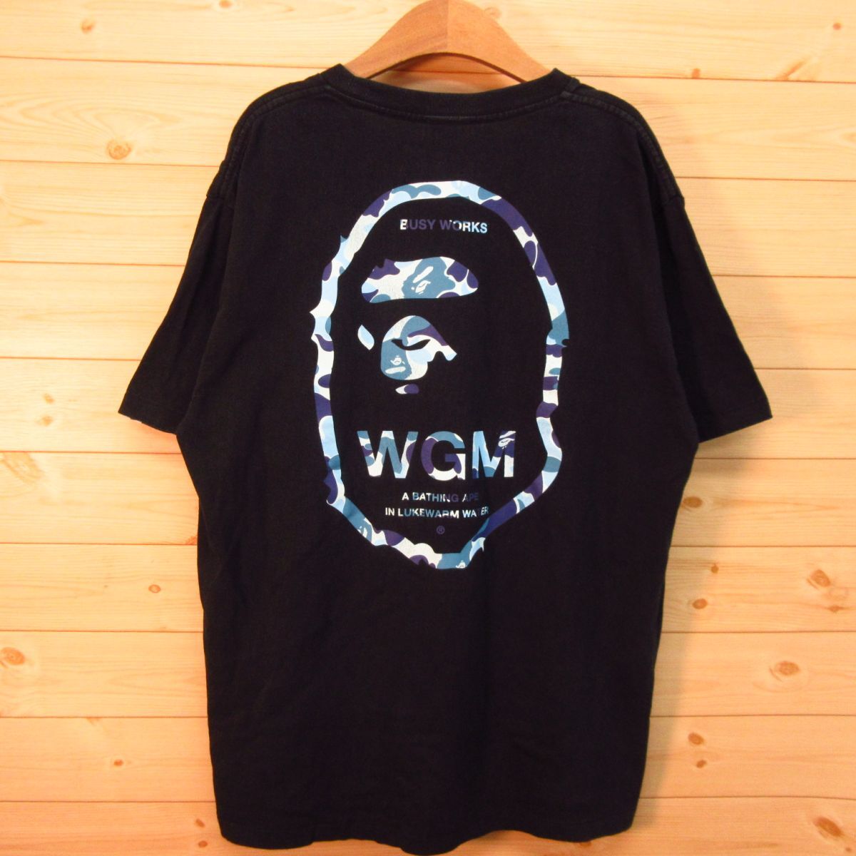 ◎A BATHING APE アベイシングエイプ WORLD GONE MAD◆半袖 Tシャツ 迷彩 カモフラ◆メンズ 黒 Lサイズ◆A5123_画像1