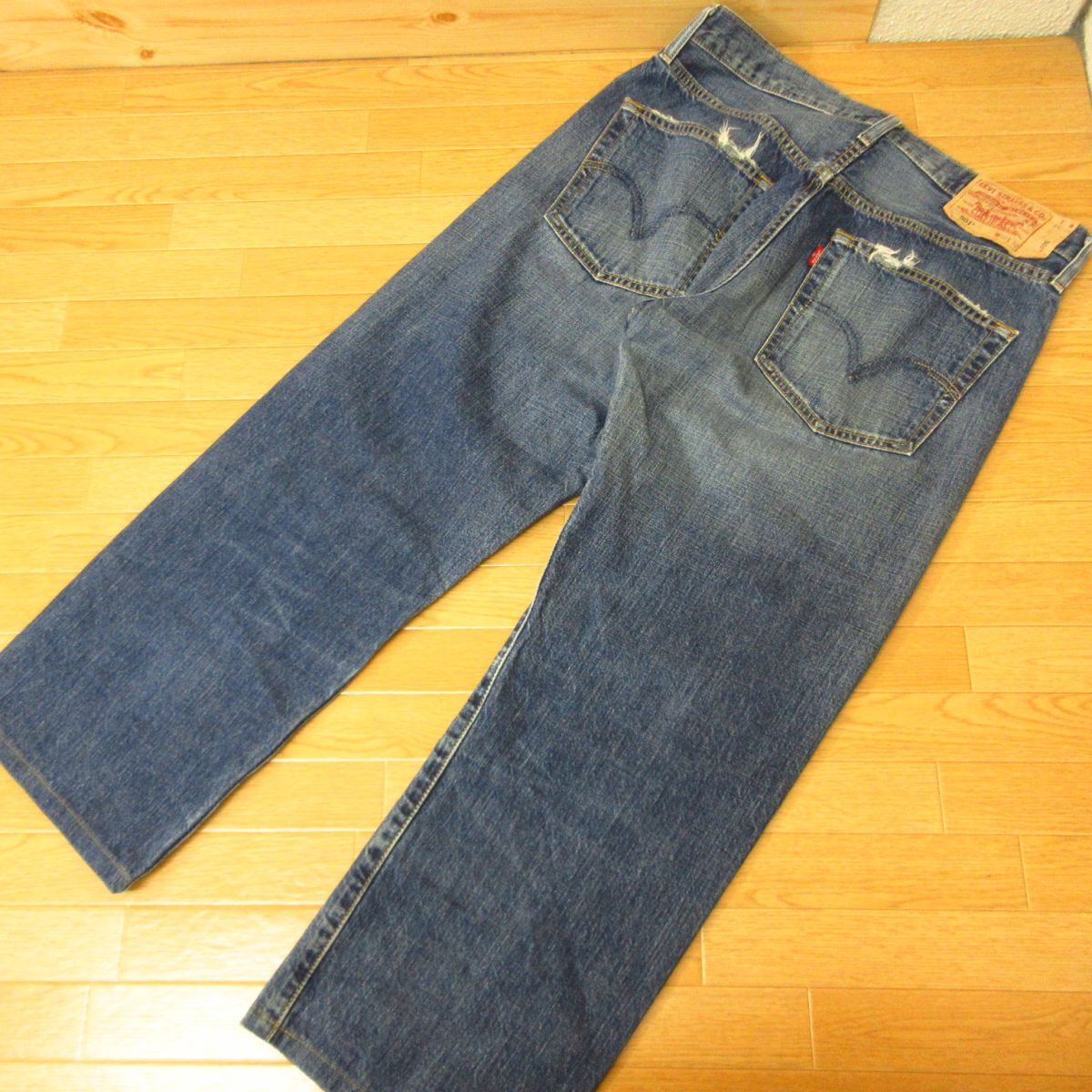 ◎00s！Levi's 501XX リーバイス◆レギュラーストレート デニム パンツ ジーンズ ボタンフライ 丈短め 赤タブ◆メンズ BLU W32×L32◆P5277_画像1