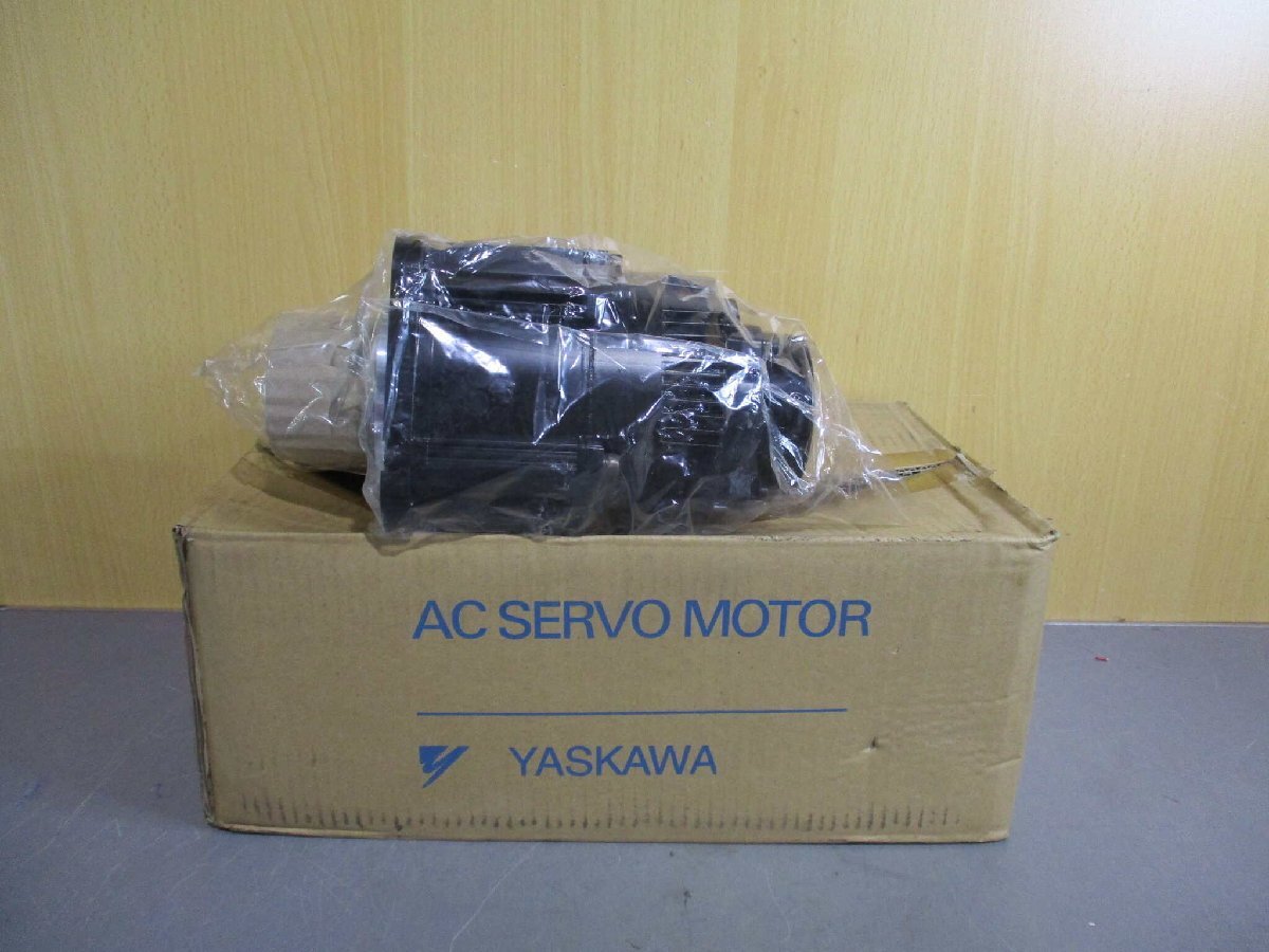 新古 YASKAWA AC SERVO MOTOR SGMRV-13ANA-YR11 (EBHR60425C003)_画像2