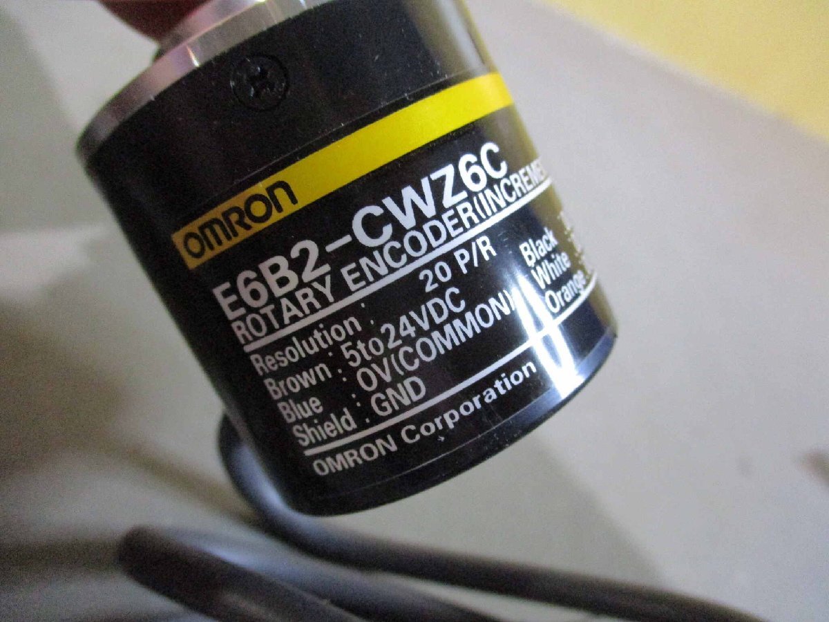 新古 Omron E6B2-CWZ6C ロータリエンコーダ インクリメンタル形(EBJR60508C119)_画像5