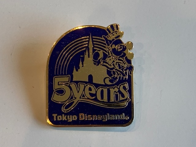 *TDL Tokyo Disney Land 5 anniversary pin badge 1988 year *