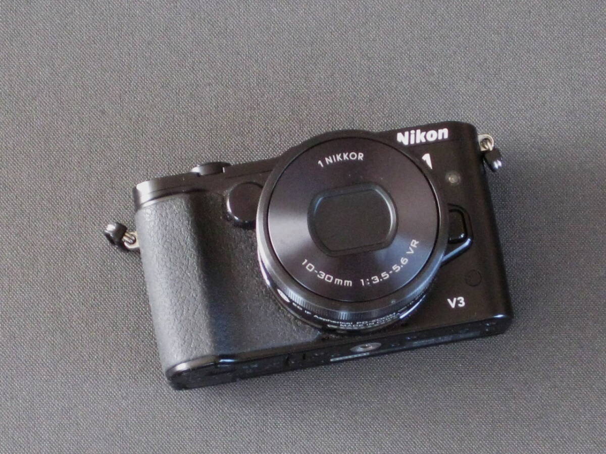 Nikon　ニコン１　Ｖ３　１ＮＩＫＫＯＲ　10-30　ＶＲ　ジャンク品です。_画像2