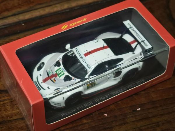 Porsche GT Team Porsche 911 RSR-19 #91 G.ブルーニ / R.リエッツ 2019 上海4時間 1/43 Spark WS007_画像2