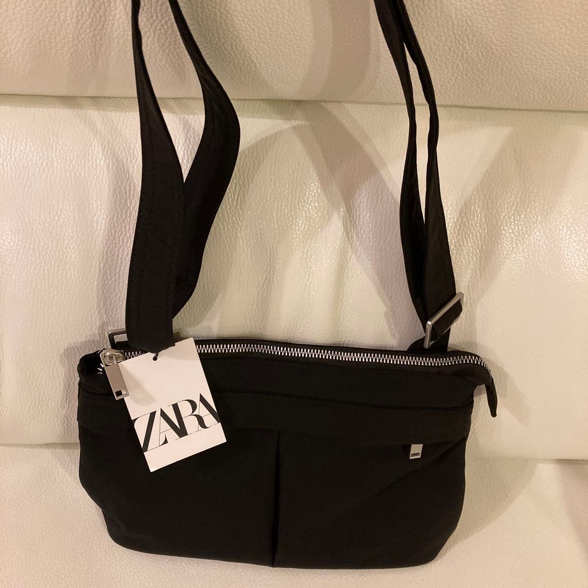 （週末セール）ZARA  ザラ　ナイロンクロスボディバック（新品）