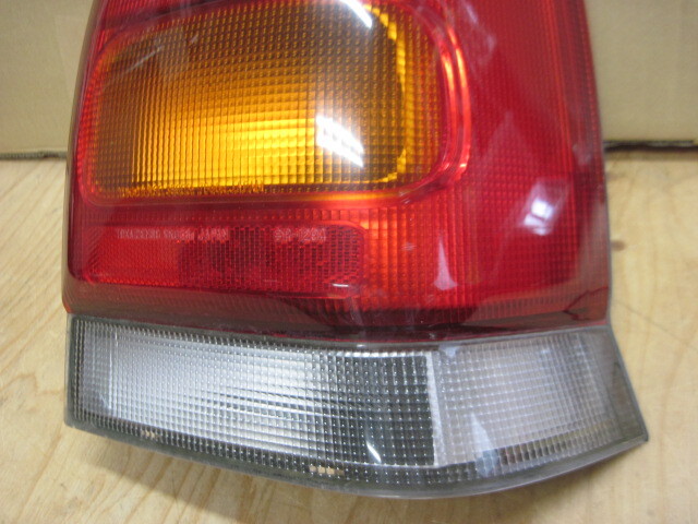 8599 送料710円!! アルト HA12V 右テールライト TOKAIDENSO PP038 R テールランプ HA12S HA22S HA23S HA23V キャロル HB23S HB22S HB12S_画像5