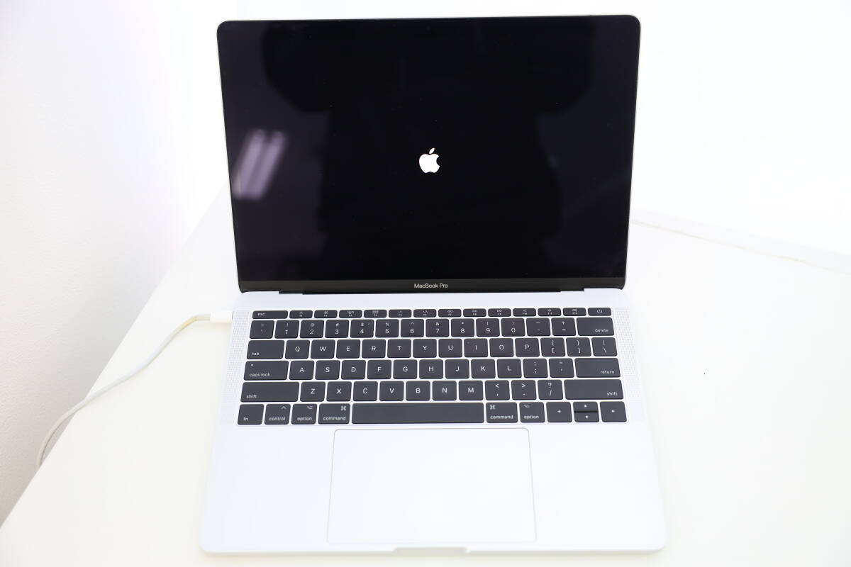ジャンク MacBook Pro 13-inch 2017 Two Thunderbolt 3 ports 本体のみ_画像1
