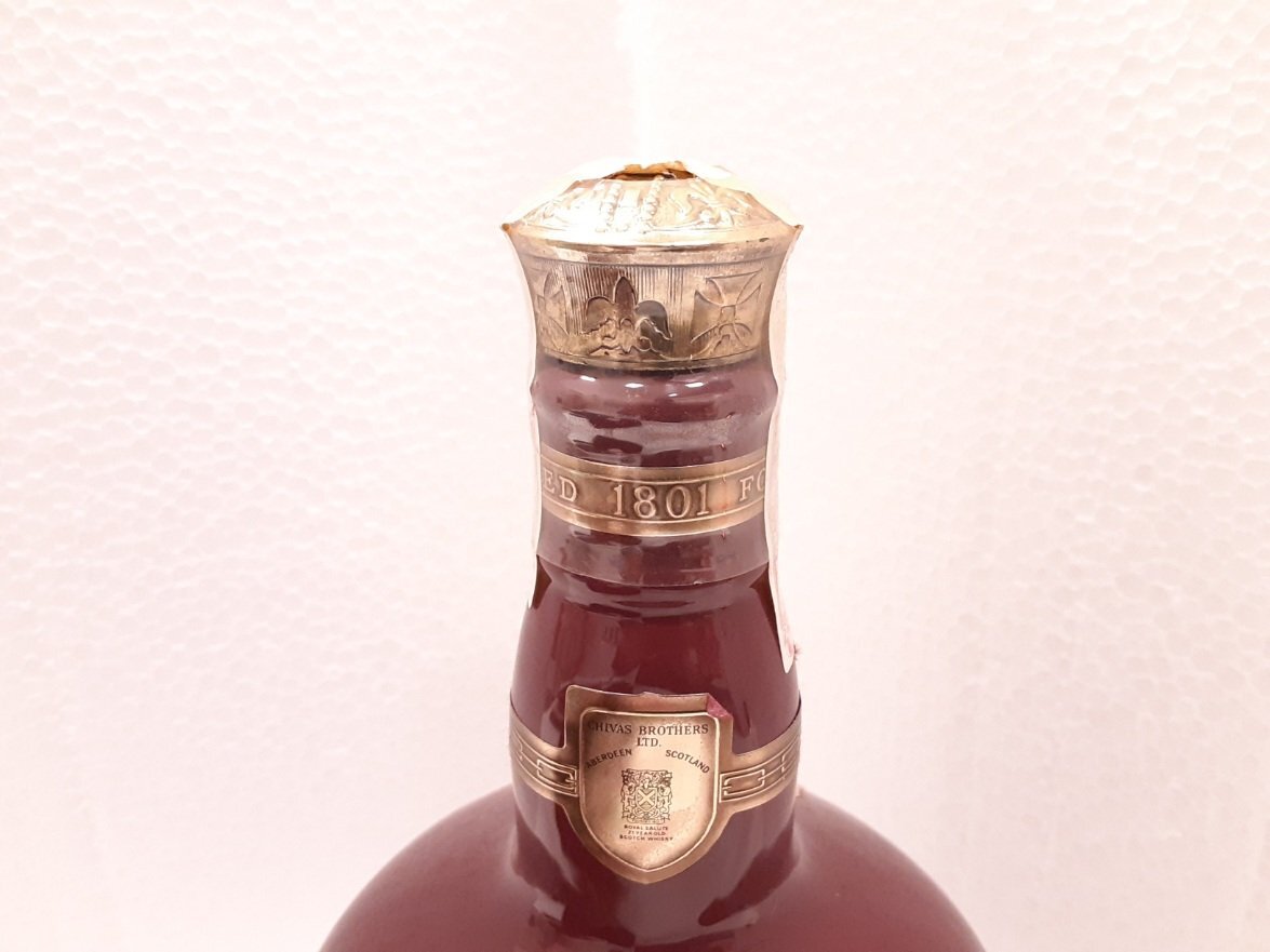 ★【古酒】シーバスリーガル CHIVAS REGAL ロイヤルサルート ROYALSALUTE スコッチウイスキー 赤 700ml 40% 1306g【未開封】｛sk2363｝_画像3