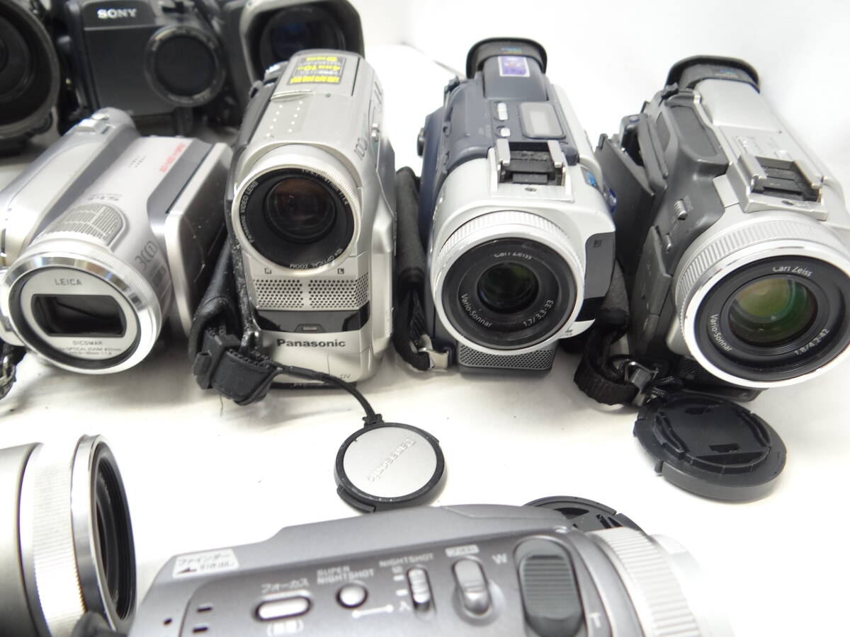 M322E ビデオカメラ 大量 ２５台 SONY DCR- TRV900 20 PC120 Panasonic NV-DJ1 DJ100 Victor Carl Zeiss LEICA HD SD 3CCD 等 ジャンク_画像8