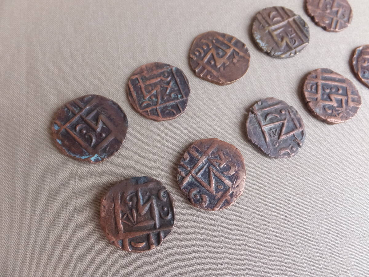 幸せの国・ブータンアンティークコインいろいろ10枚一括・古銅貨・真正品保証_画像3