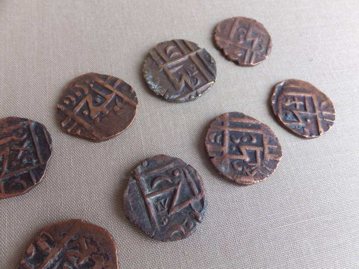 幸せの国・ブータンアンティークコインいろいろ10枚一括・古銅貨・真正品保証_画像4