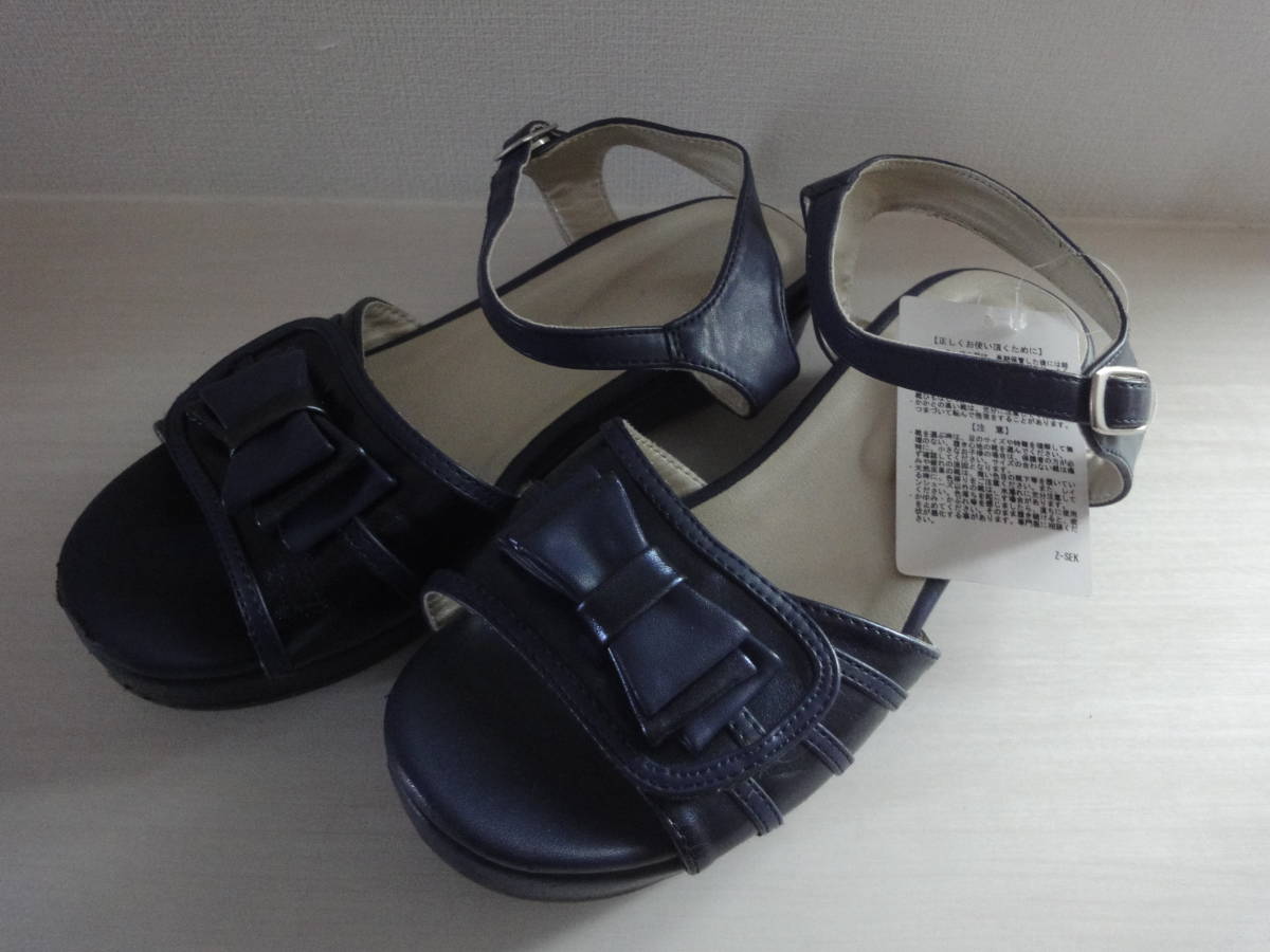 Simple Kids Navy Navy Navy Ribbon Sandals новые неиспользованные 23 см.