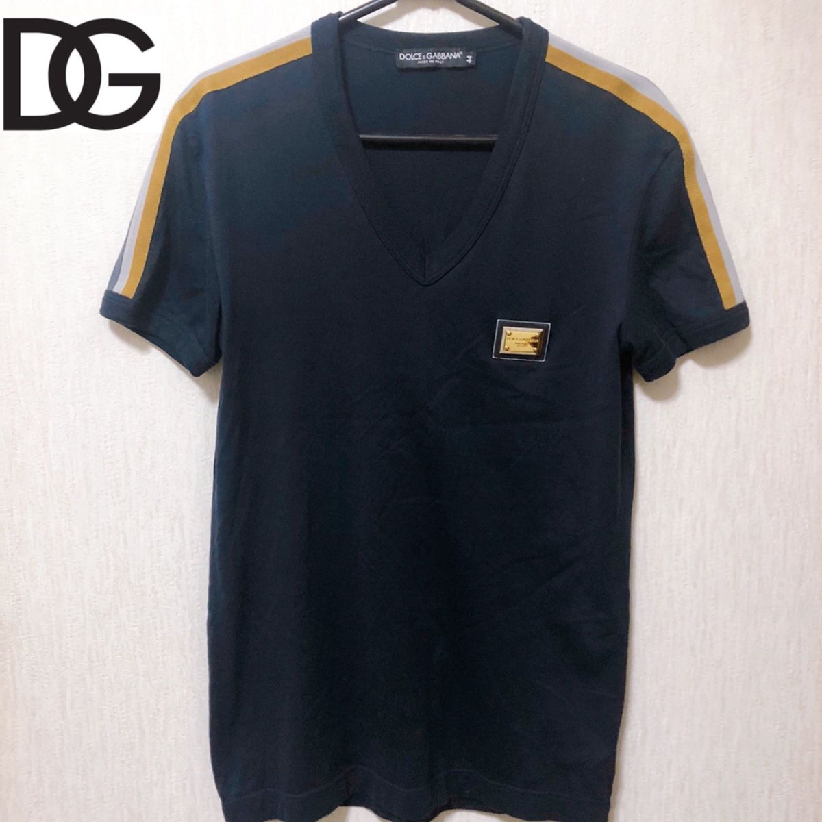 DOLCE&GABBANA ロゴプレートVネックTシャツ　44