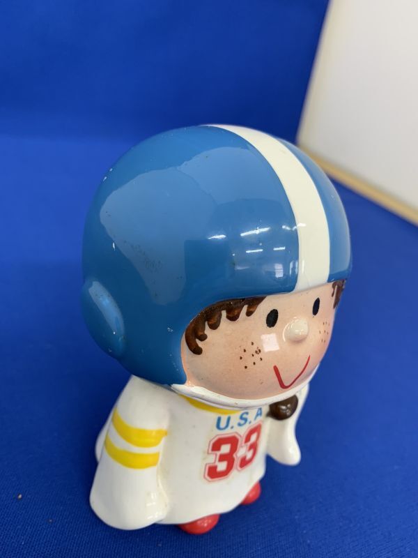 サンリオ 水森亜土 陶器製 貯金箱 約11cm あどちゃん 男の子 アメリカンフットボール 昭和レトロ ポップ インテリア 小物 雑貨 管51662151_画像3