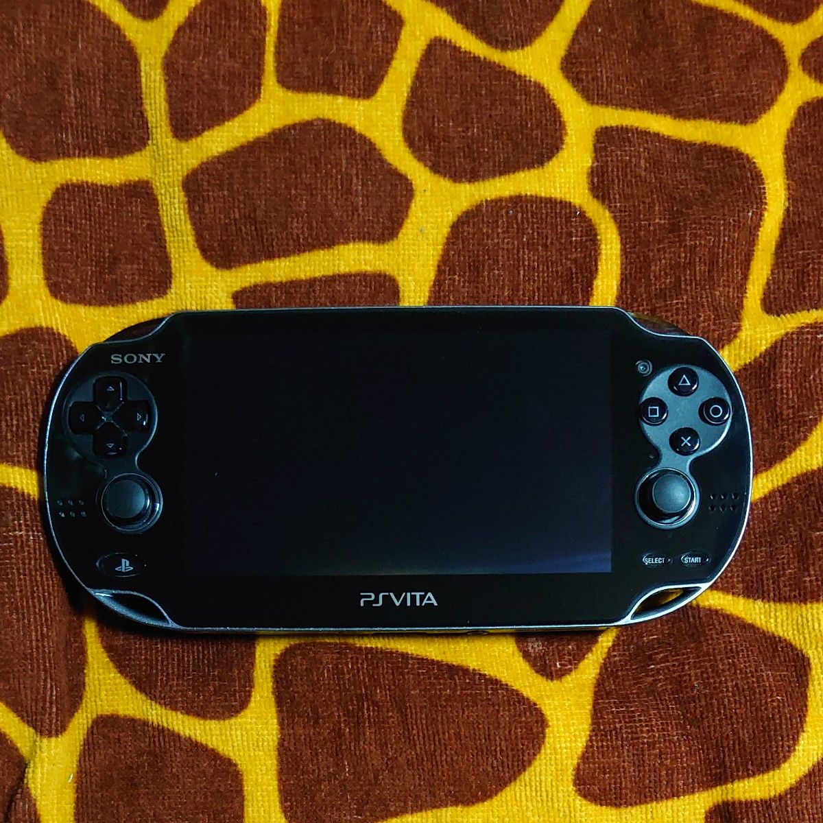 【中古】PlayStation Vita 3G/Wi-Fiモデル クリスタル・ブラック 限定版 PCH-1100 AB01