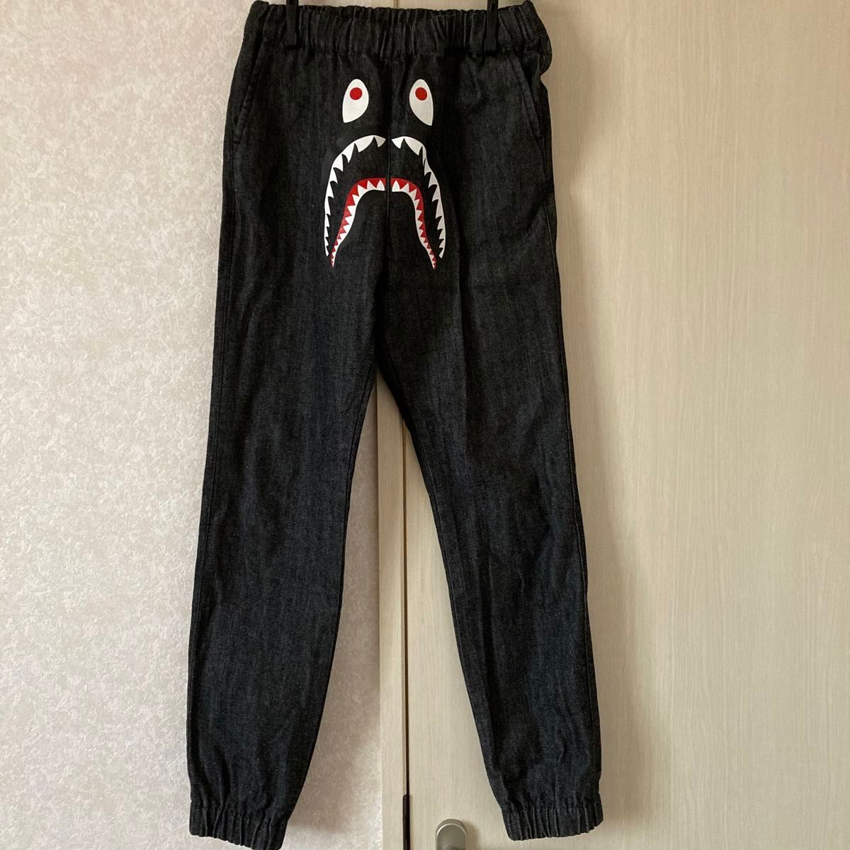 美品 アベイシングエイプ BAPE KIDS シャーク デニムパンツ 美品 アベイシングエイプ BAPE KIDS シャーク デニムパンツ