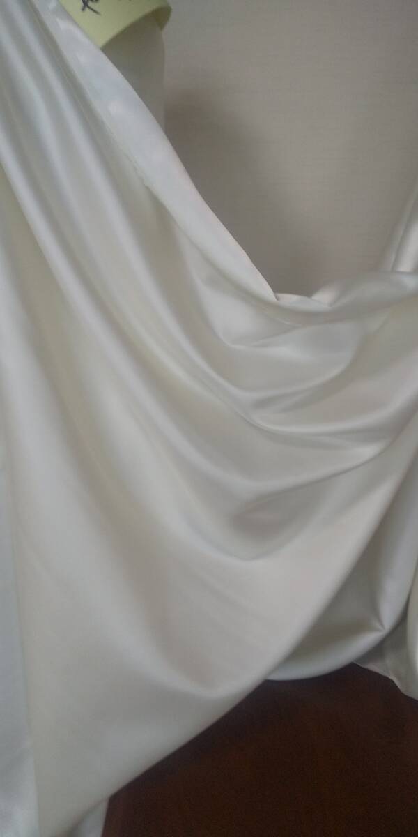 綿サテン（クリーム系）巾１１０ｃｍ　長さ4ｍ　やや厚地　即決￥800_画像9
