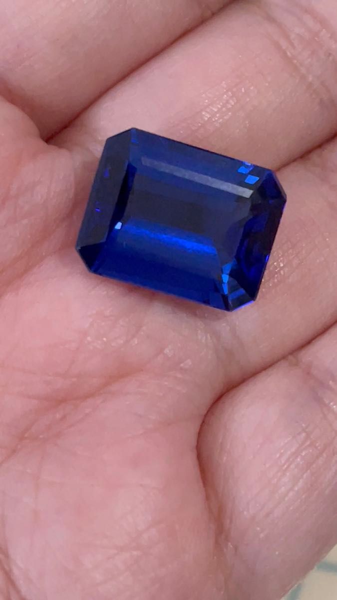 68万円② 高品質　5A宝石ルース　天然タンザナイト18.223ct タンザニア産　宝石　大粒 濃いブルー系　鑑別書付き