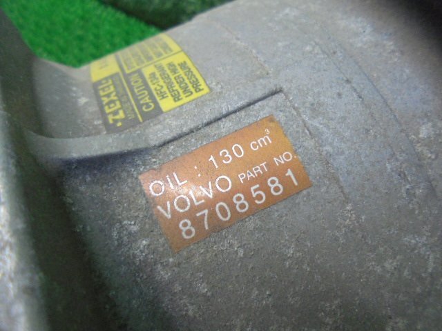 4EN9576GN2 ) ボルボ V70 CBA-SB5244W 後期型 2006年 純正エアコンコンプレッサー　30742206　走行距離60228km_画像3