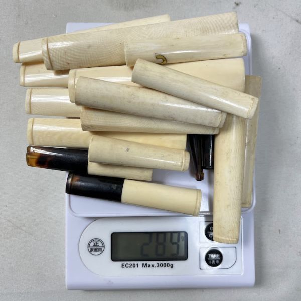 AY-10 象牙風 喫煙具 パイプ 鼈甲 べっ甲 昭和レトロ 17点 まとめて 重さ：289ｇの画像6