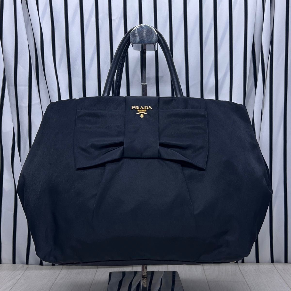 【美品】PRADA×プラダ A4収納可能金色プレートトートバッグ、【格安】GUCCI×グッチ A4収納可能PVCトートバッグ