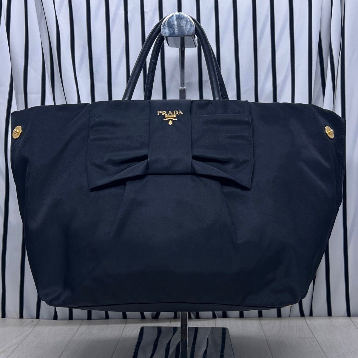 【美品】PRADA×プラダ A4収納可能金色プレートトートバッグ、【格安】GUCCI×グッチ A4収納可能PVCトートバッグ