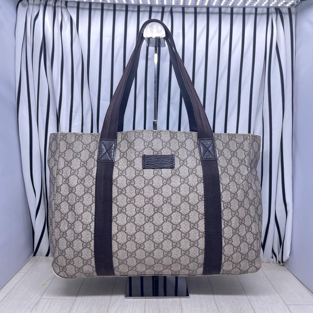 【美品】PRADA×プラダ A4収納可能金色プレートトートバッグ、【格安】GUCCI×グッチ A4収納可能PVCトートバッグ