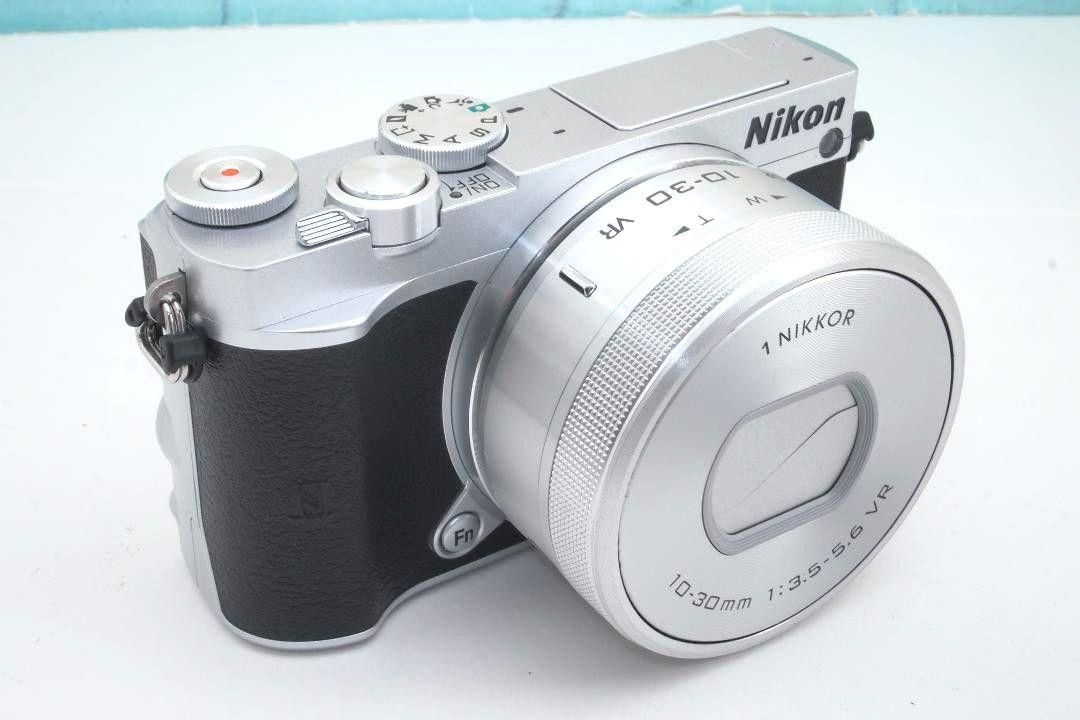 S数76　Wi-Fi機能　Nikon1 J5  パワーズームレンズ 純正カバー付