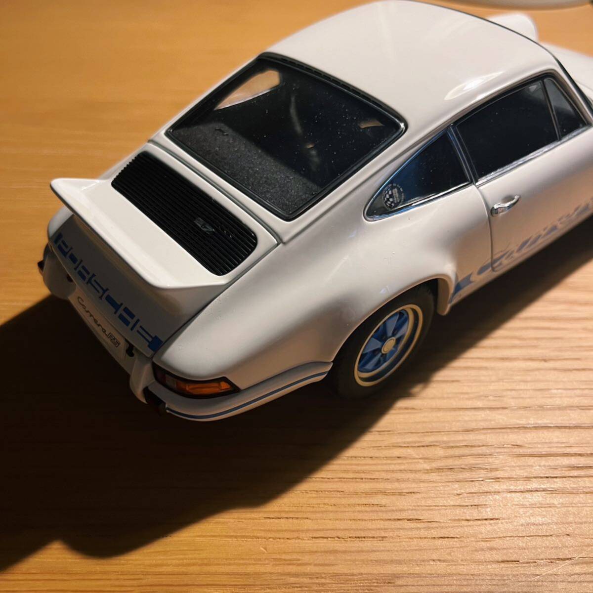 美品　オートアート　AUTOart 1/18 ポルシェ　porsche 911 carerra RS 2.7 ホワイト