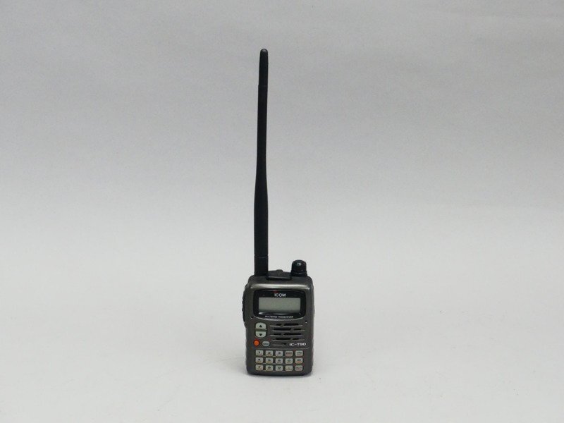 z671 無線機 トランシーバー ICOM アイコム IC-T90 マルチバンド ハンディ_画像1