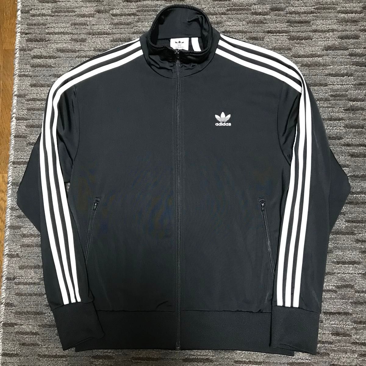 adidas ファイヤーバードトラックトップ 黒×白 sizeO(XL) 美品 adidas ファイヤーバードトラックトップ 黒×白 sizeO(XL) 美品
