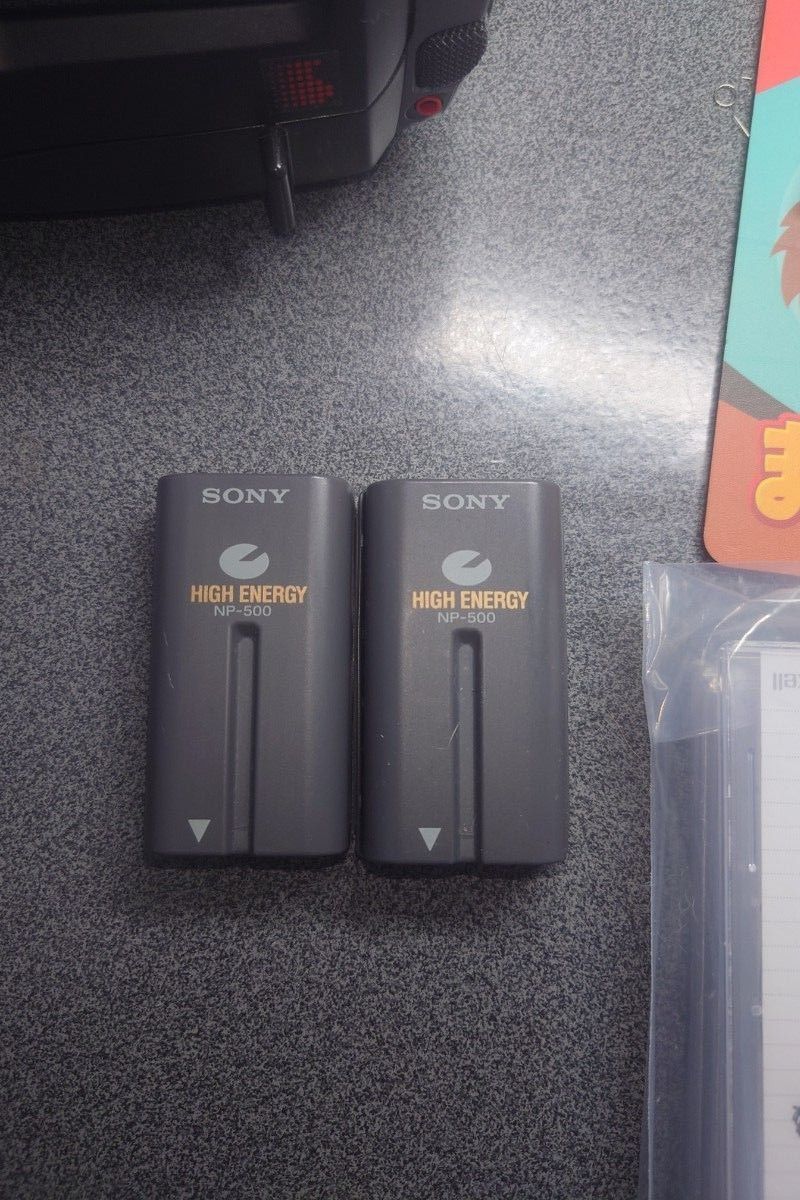 SONY ソニー ハンディカム CCD-TR3 hi8 テープ 動作品 付属品 多数 リモコン バッテリー ステーションハイエイト