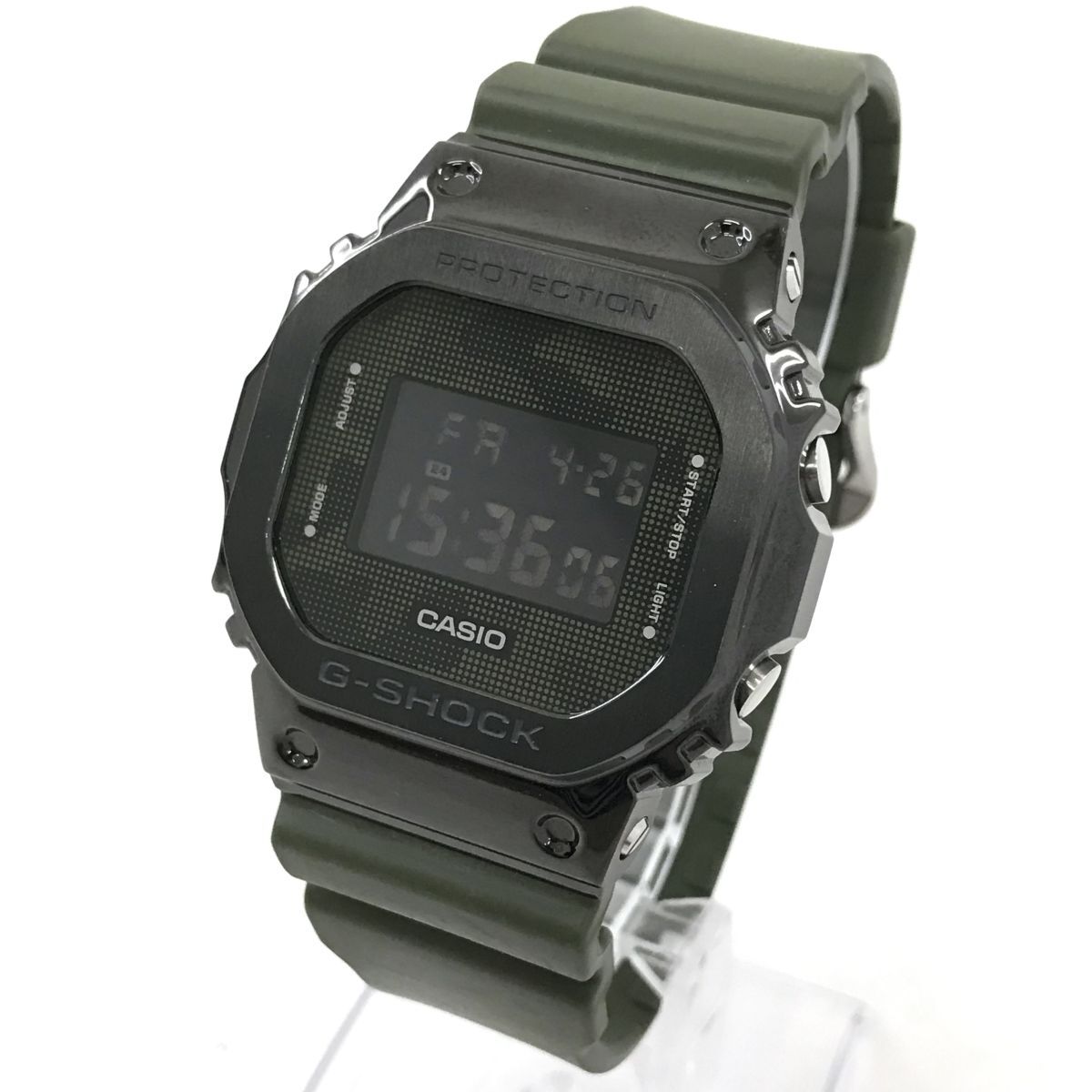 美品 CASIO カシオ G-SHOCK ジーショック 腕時計 GM-5600B-3 クオーツ デジタル スクエア 迷彩 カモフラ カレンダー コレクション 動作OKの画像2