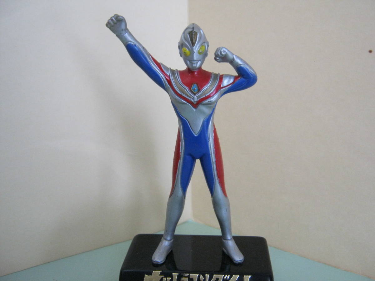 [ Ultraman Dyna телевизор журнал .... настольные часы ( часы . добавленный шт.. сверху . Ultraman Dyna. фигурка добавленный предмет )] не продается 