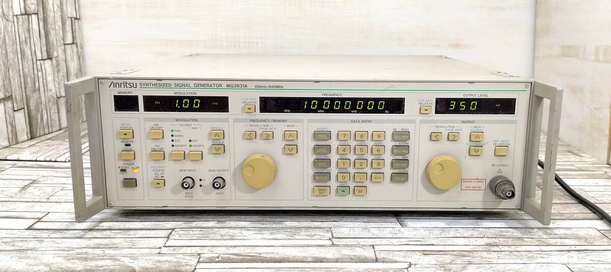 #Anritsu MG3631A Anne litsu Synth size do signal generator 100kHz-1040MHz