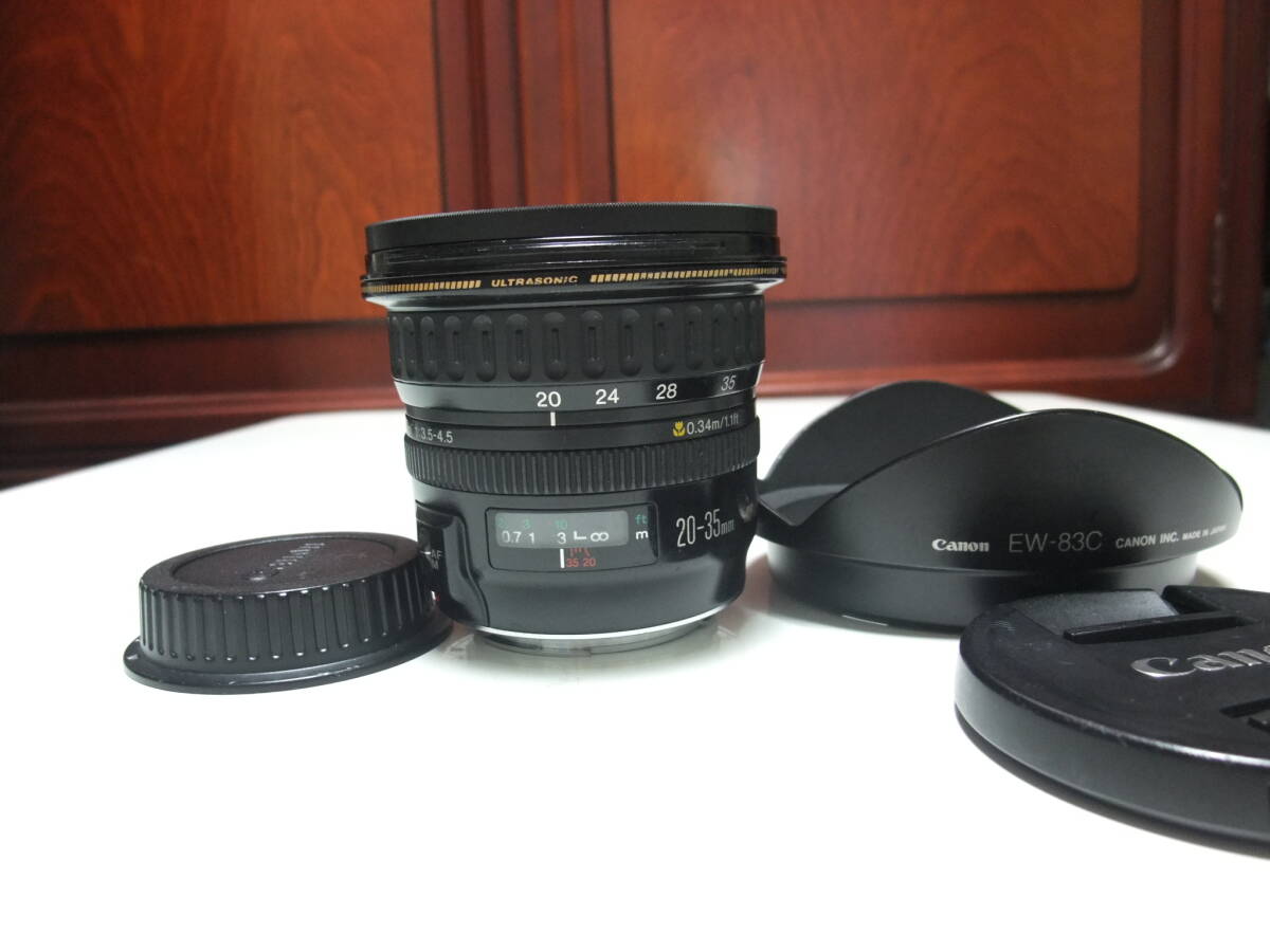Canon EF 20-35mm f3.5-4.5 USM 保護フィルター 純正フード付き 美品_画像2