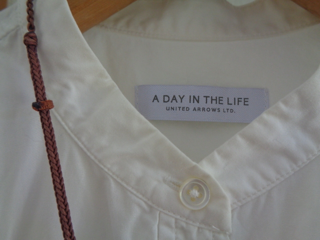 A DAY IN THE LIFE コットン100% バンドカラー 半袖ブラウス 白 フリー ユナイテッドアローズ 美品♪ お洒落(^^♪の画像2