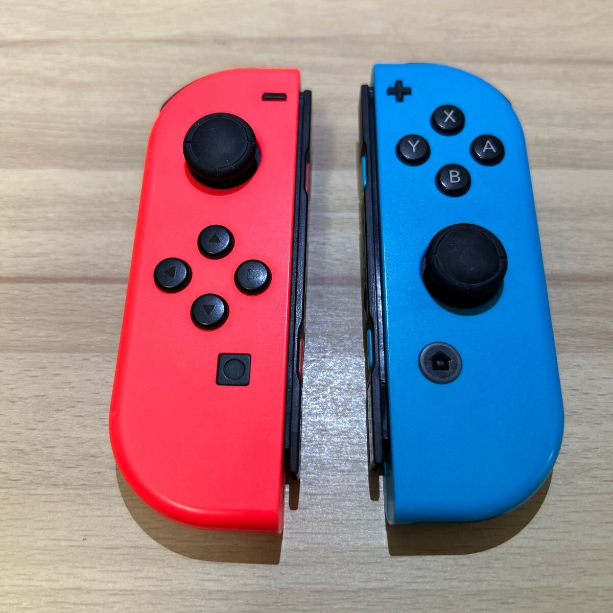 【完動品】Nintendo Switch Joy-Con 左右セット ネオンレッド ネオンブルー HAC-015 HAC-016 ニンテンドースイッチ ジョイコン_画像2