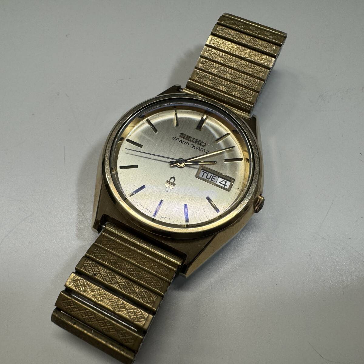 90520●SEIKO セイコー 4843-8040 グランドクオーツ デイデイト メンズ レディース ゴールド 腕時計 現状稼働品の画像2