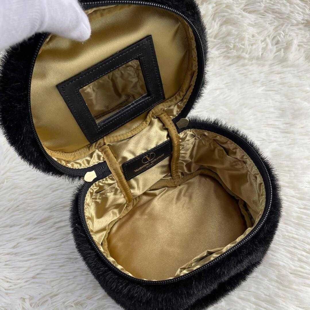  unused VALENTINO GARAVANI Valentino galava-ni box vanity bag hand fur boa V Logo te Caro go chain leather black 