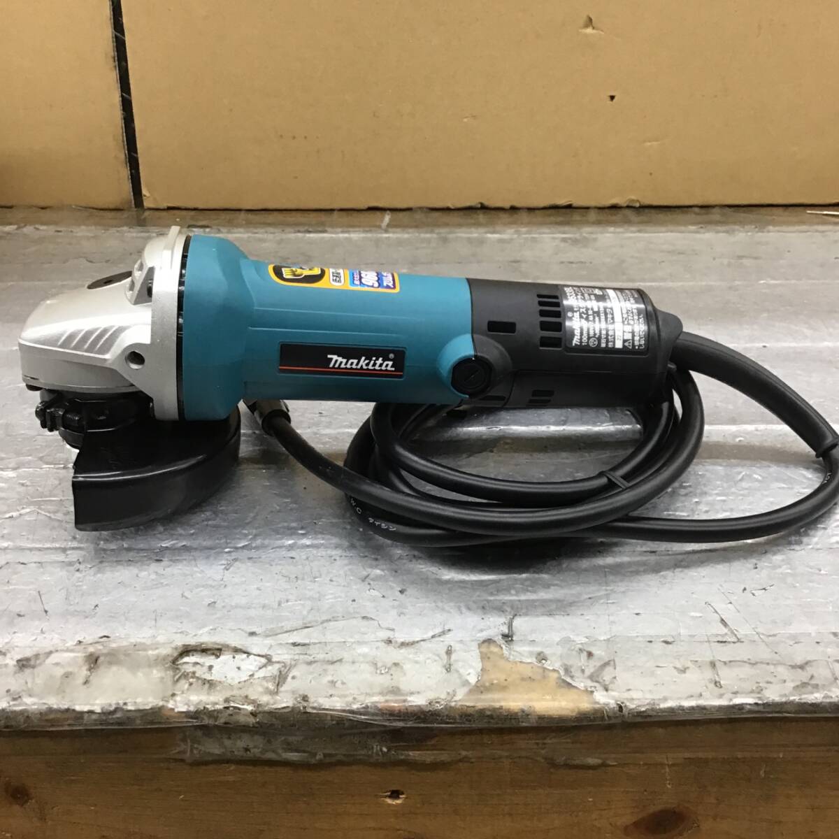 【未使用品(店頭展示品)】☆マキタ(makita) 100mmディスクグラインダ 9533BL_画像2