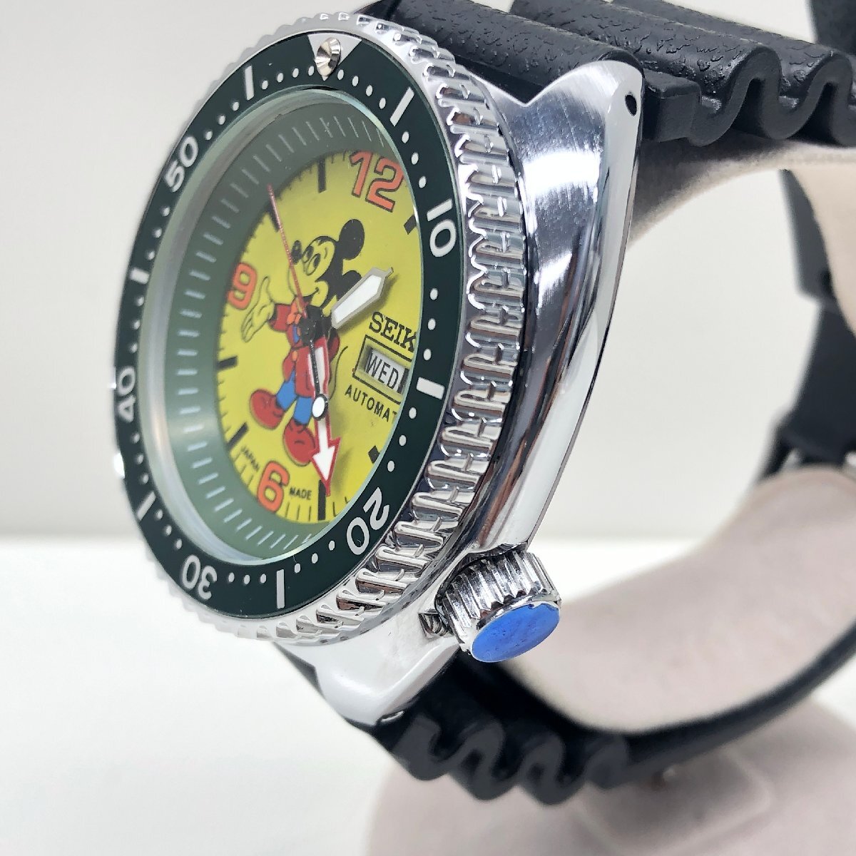 【動作確認品】SEIKO セイコー ダイバーウォッチ Disney ディズニー ミッキーマウス 自動巻き AUTOMATIC 裏スケ レザーベルト 本体のみ_画像2