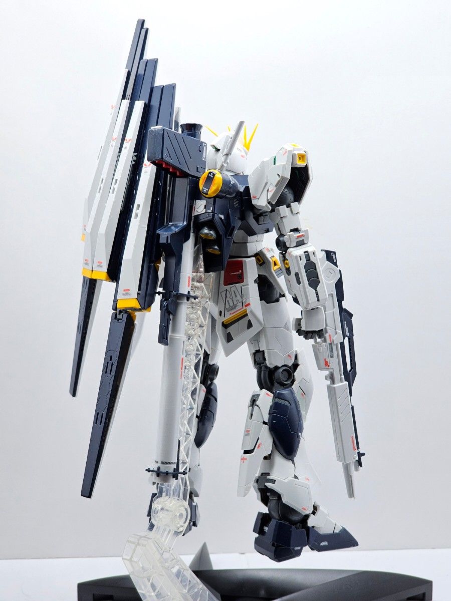 MG  機動戦士ガンダム 逆襲のシャア νガンダム  Ver. Ka 完成品 ニューガンダム